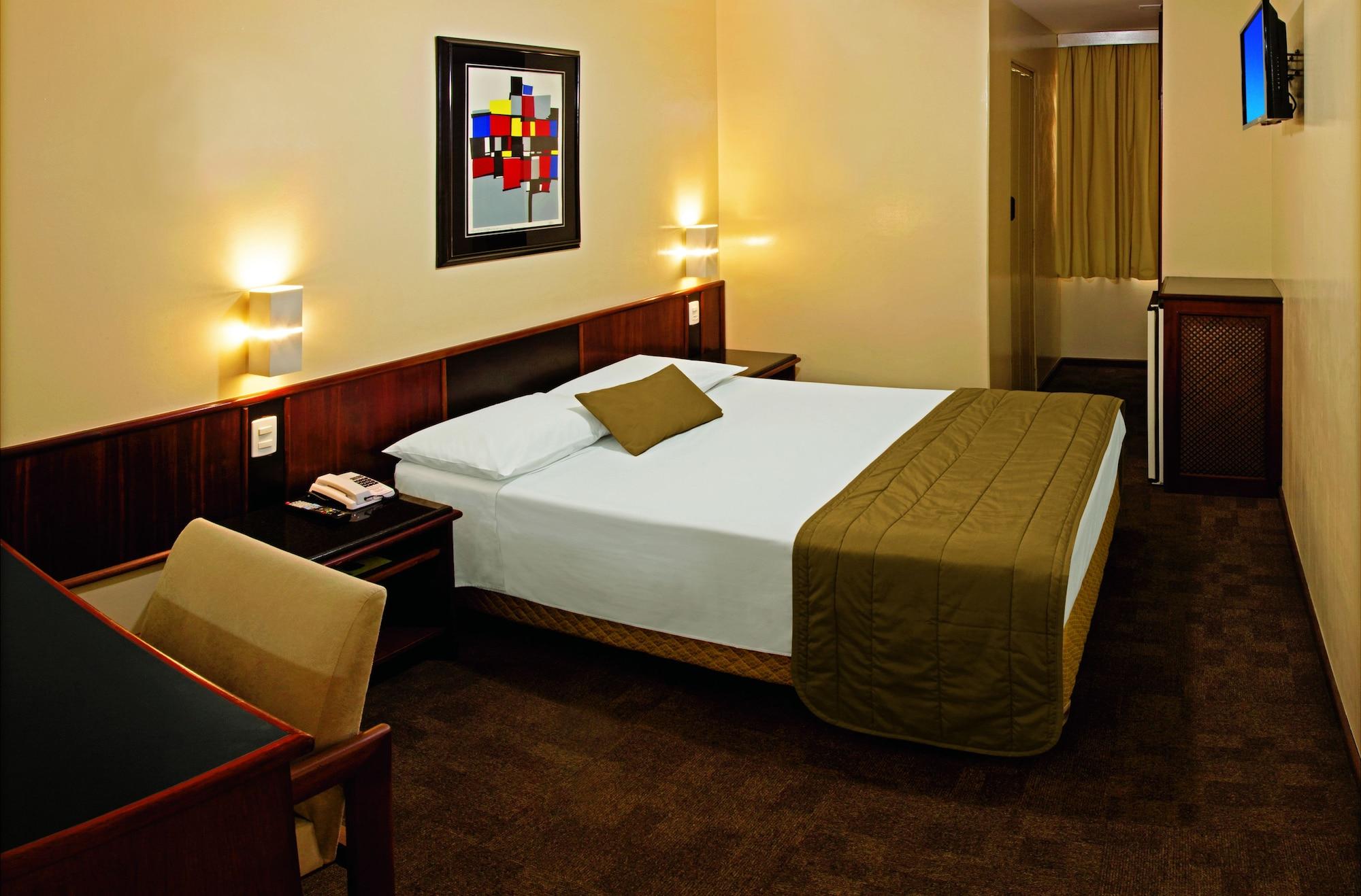 Lira Hotel Curitiba Exterior photo