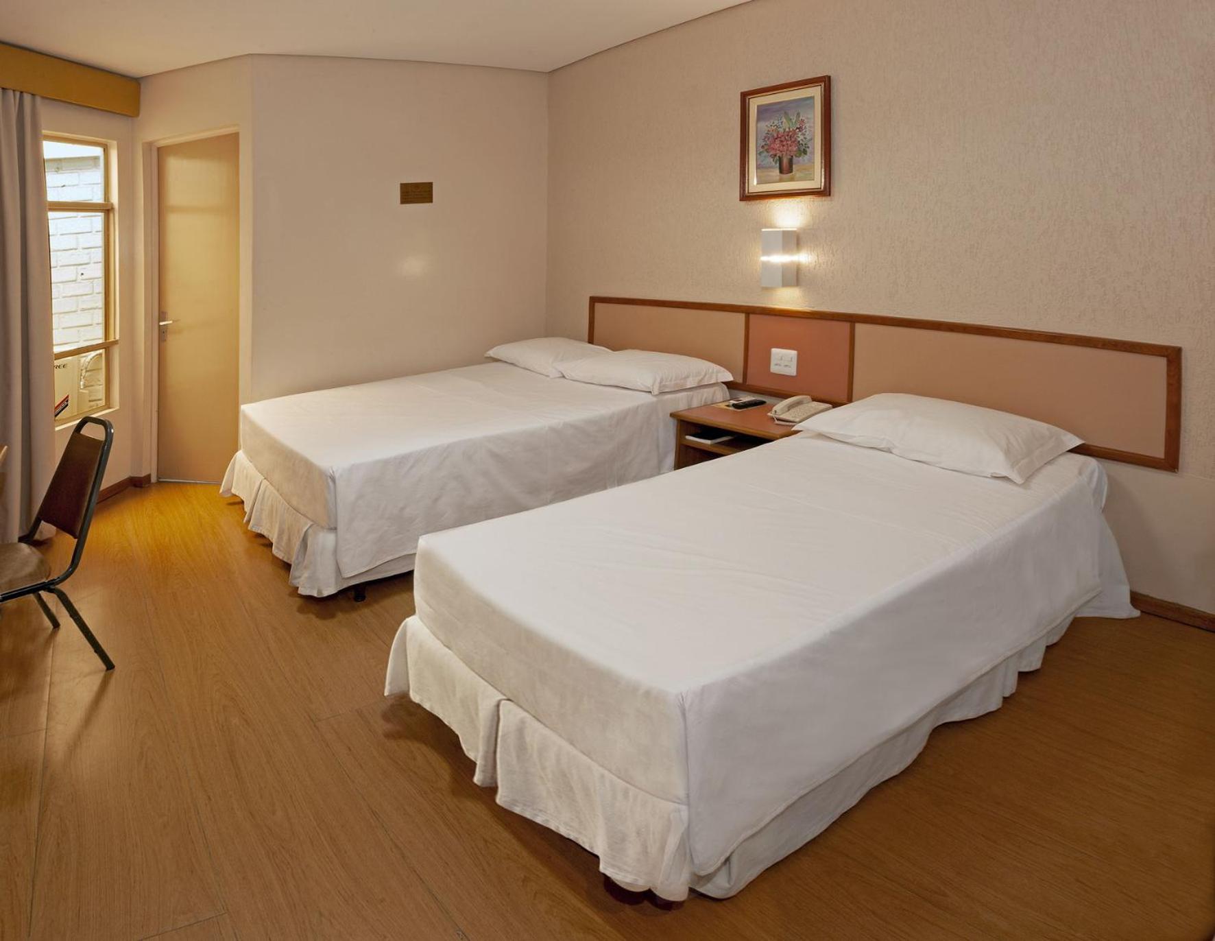 Lira Hotel Curitiba Exterior photo